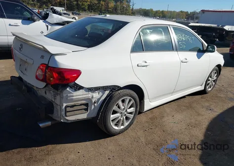 2010 Toyota Corolla S из США, поврежденный, VIN 2T1BU4EE1AC247771